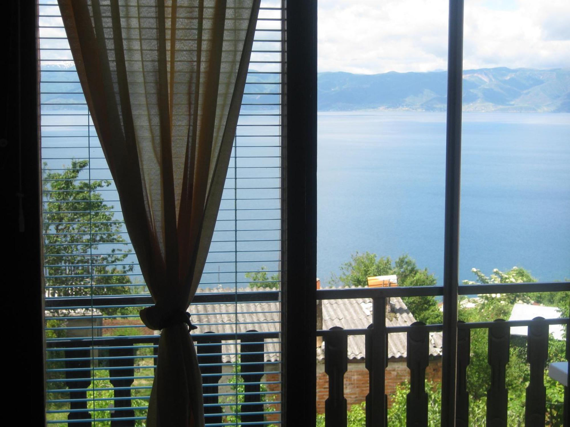 Risto'S Guest House Elshani Exterior foto