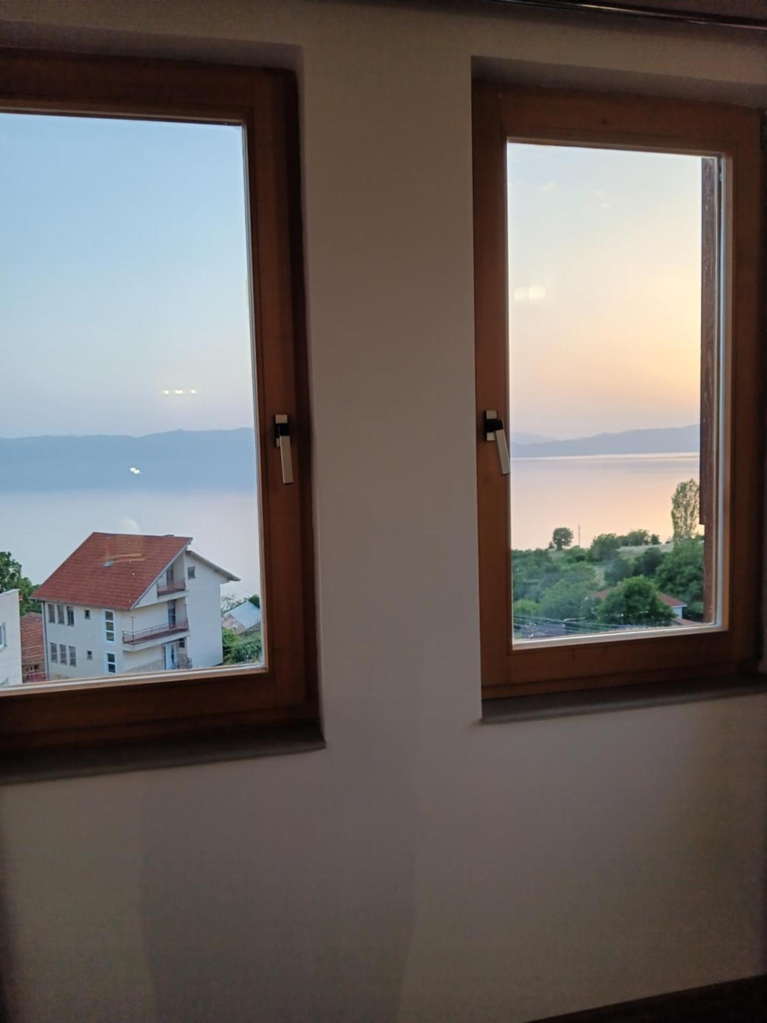Risto'S Guest House Elshani Exterior foto