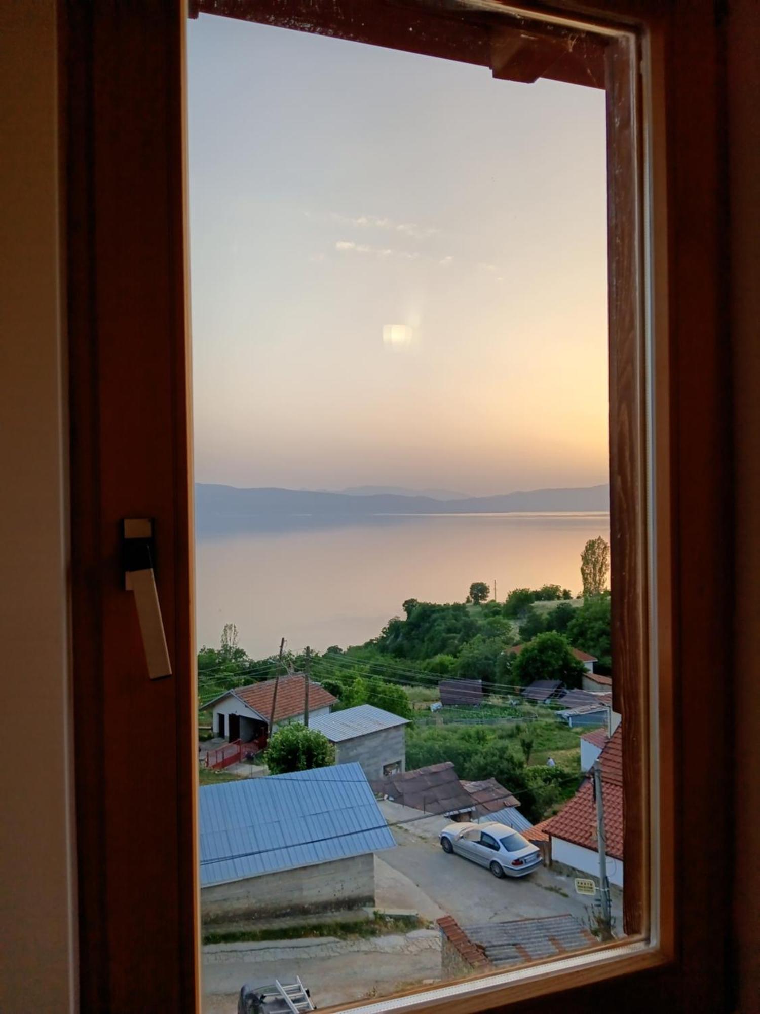 Risto'S Guest House Elshani Exterior foto