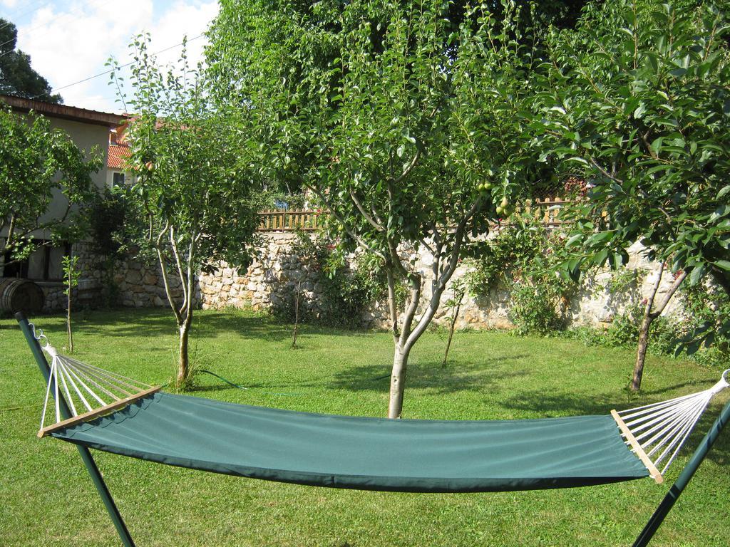 Risto'S Guest House Elshani Exterior foto